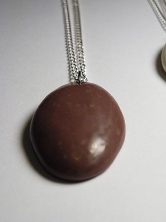 collier_oeuf_chocolat_au_lait