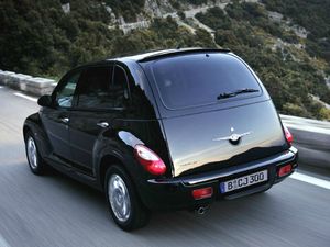 2011-Chrysler-PT-Cruiser-Rear-Side-Pictures