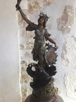 Le droit prime la force