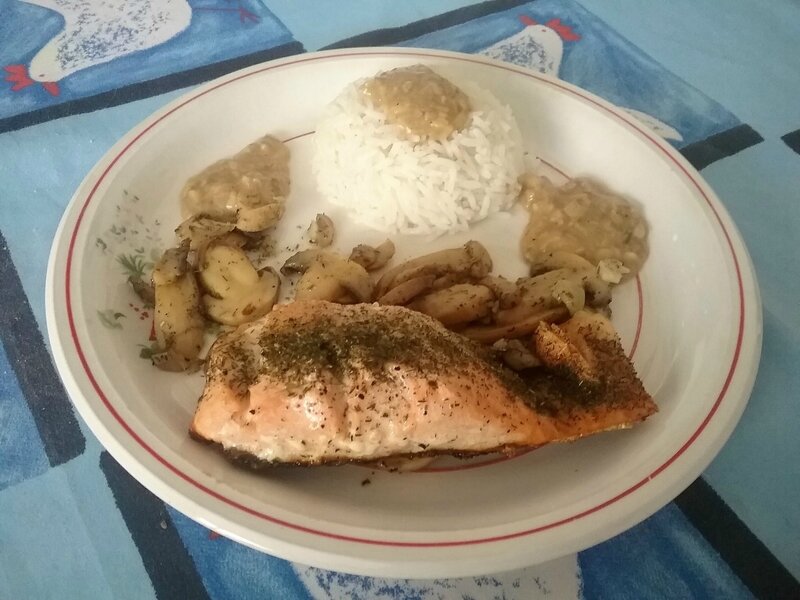 Pavés de saumon à l’unilatérale et riz à la sauce aux champignons 2