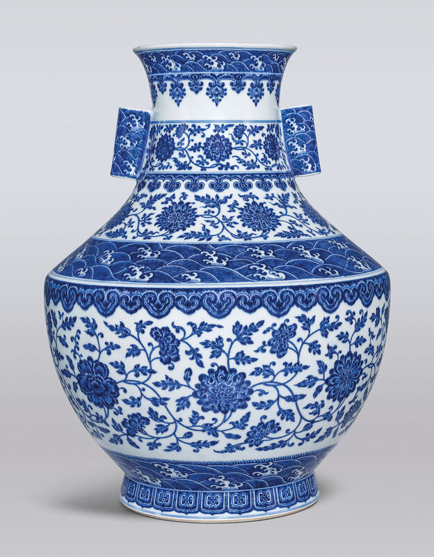 2019_HGK_17741_2908_000(a_fine_magnificent_blue_and_white_floral_scroll_vase_hu_qianlong_seal)