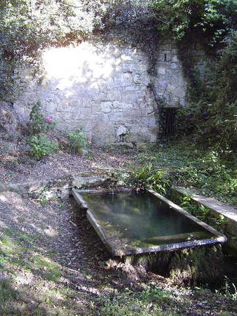 P8171699_un_lavoir_aussi_en_fait