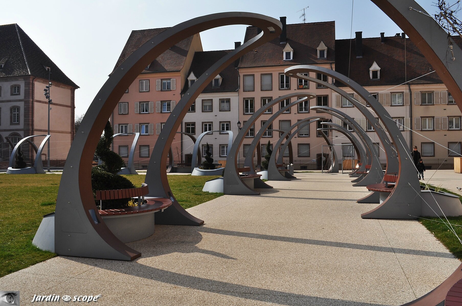 Banc ultra-modernes Place Ancien hôpital royal à Colmar