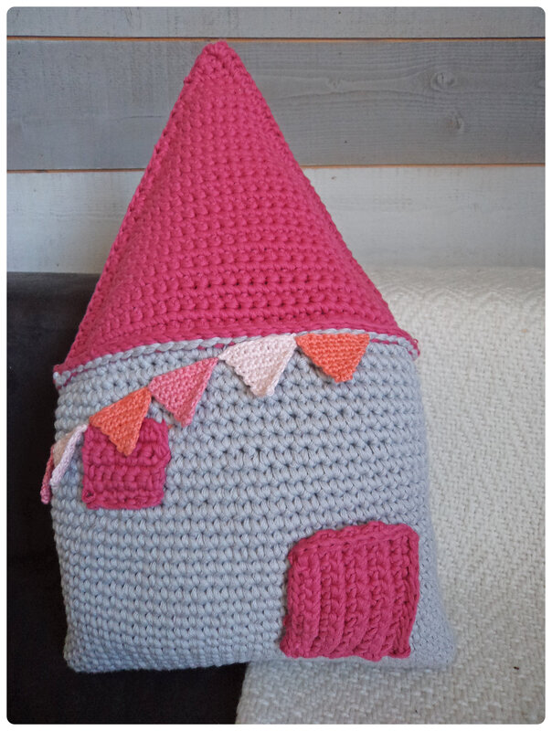 Coussin au crochet Happy Village Cam&Drey bricolent