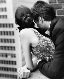 kiss_dressed_up_couple