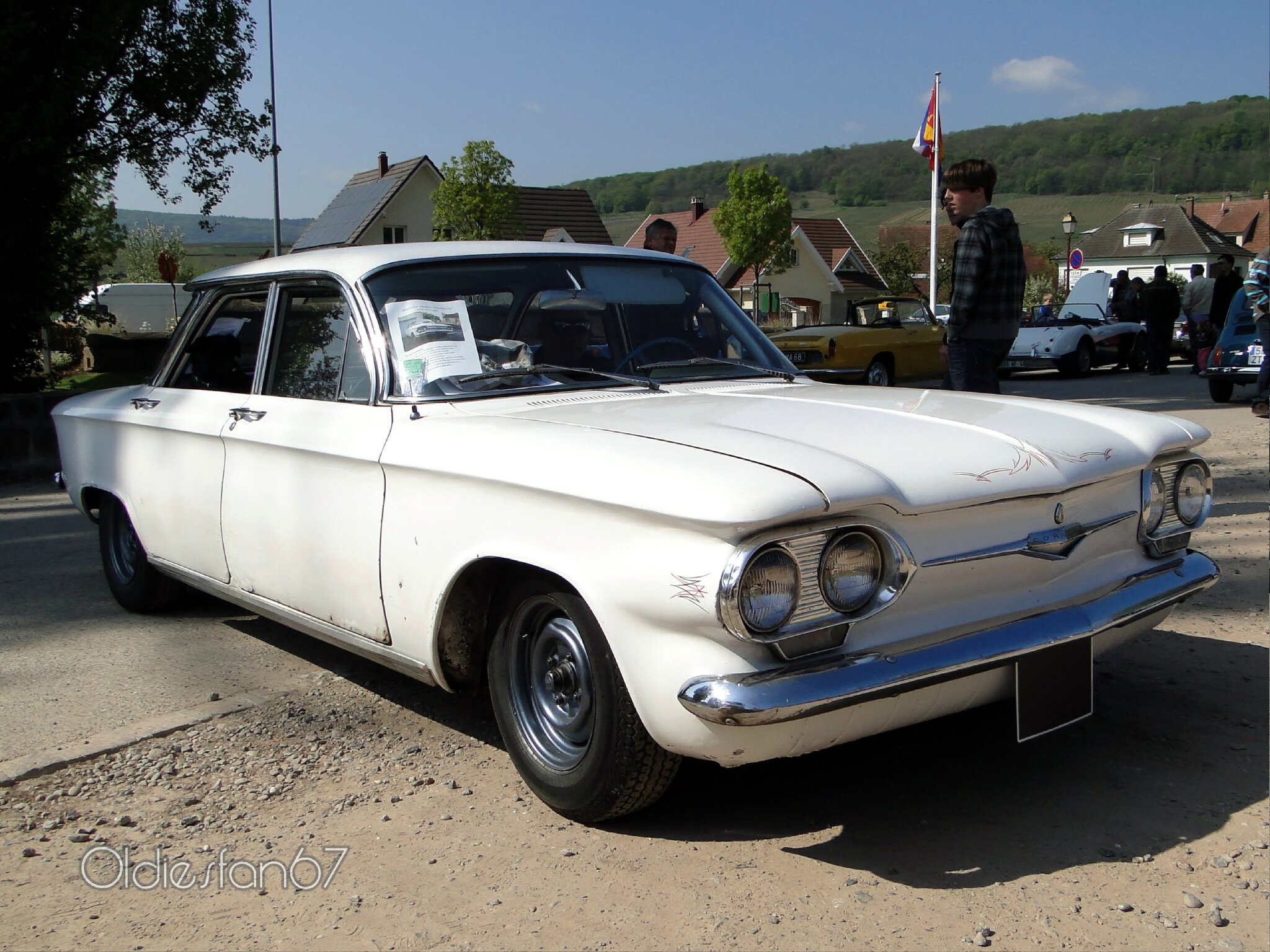 chevrolet-corvair-4door-sedan-1961-a