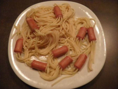 Saucisses farçies spaghetti