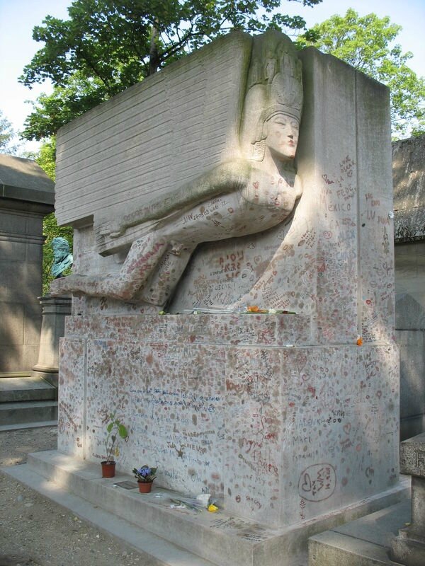 Paris, cimetière Père Lachaise, tombe d'Oscar Wilde