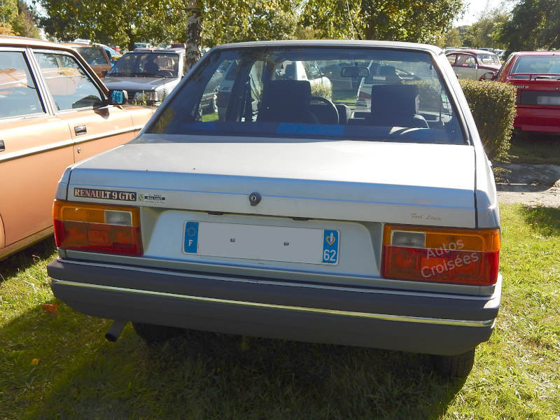 Renault9GTCar