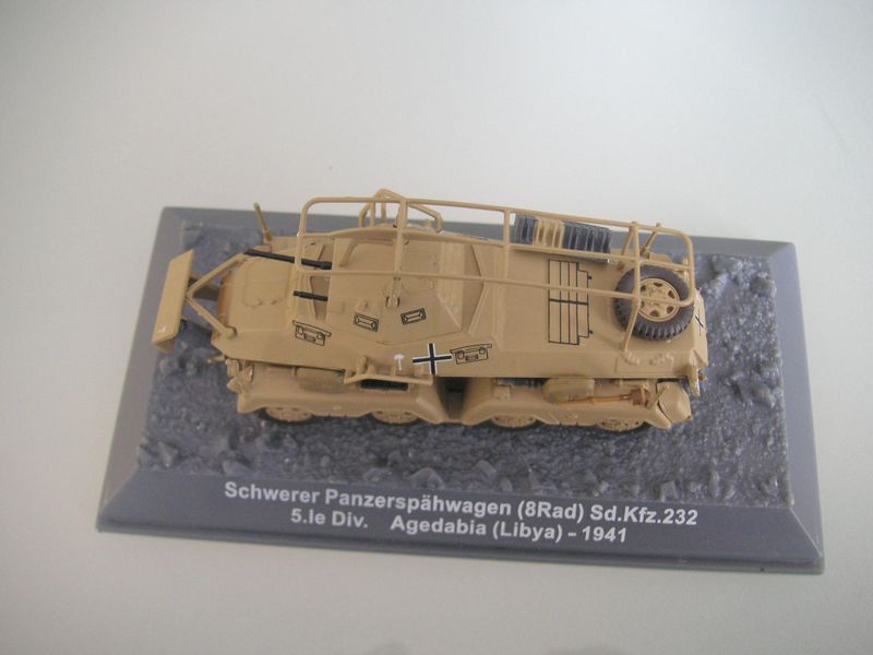 Schwerer Panzerspähwagen (Sd.Kfz.232) - Chars WWII