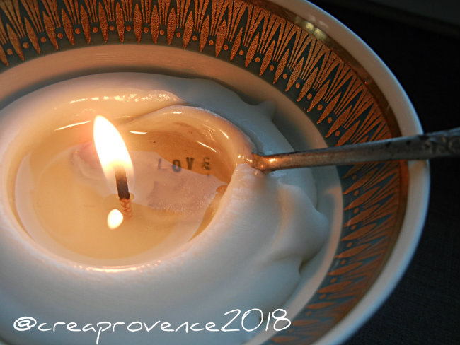 tasse bougie vegetale et cuillère gravée