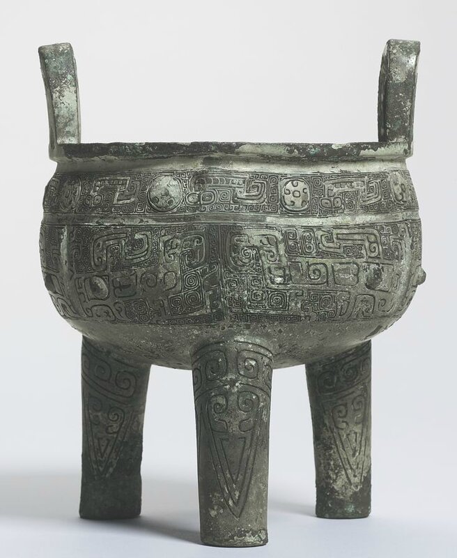 The Quan Zu Xin Zu Gui Ding An important inscribed bronze tripod, Shang dynasty, 13th-11th century BC2