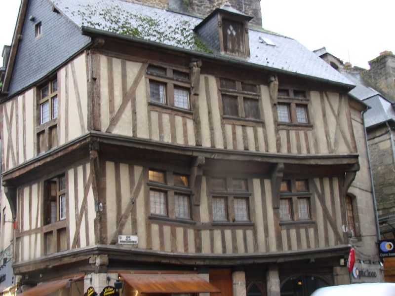 Dinan