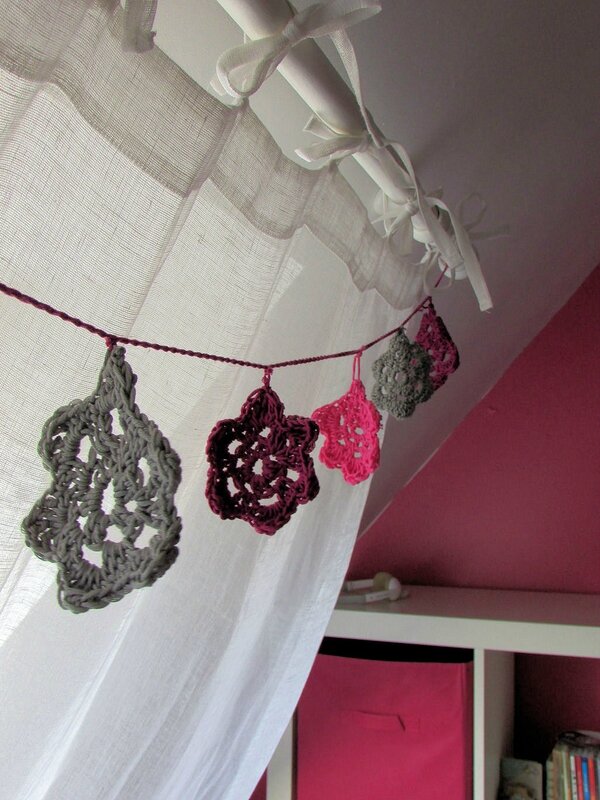 guirlande-fleurs-crochet