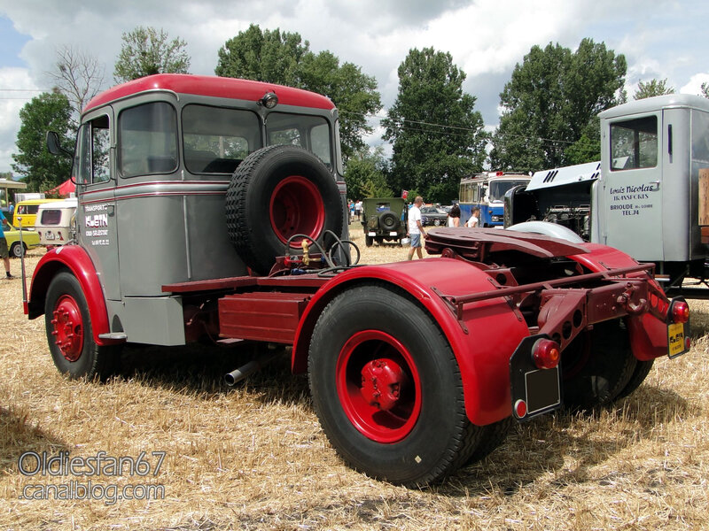 Bernard 150MB tracteur grand routier des années 50-02