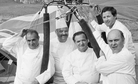 Paul Bocuse, Pierre Troisgros, Jacques Pic, Georges Blanc et Alain Chapel en 1983, à l’Alpe d’Huez