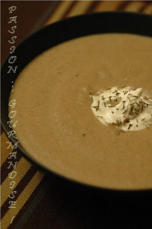 Veloute_champignons_marrons_et_quenelle_chevre_raifort_2