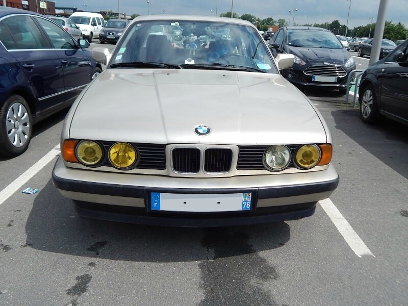 BMW520iE34av