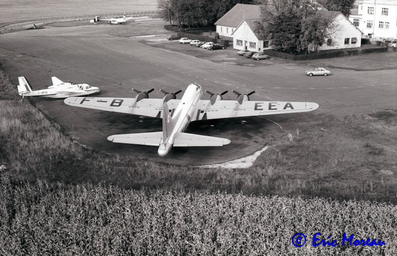 B-17 F-BEEA hélico arrière Creil 041080EM