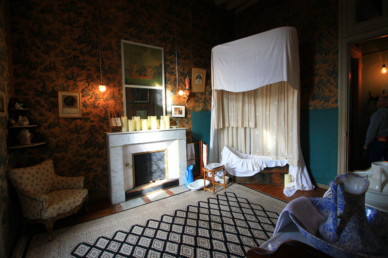 chambre de la marquise chateau puymartin ocotbre 2013 (2)