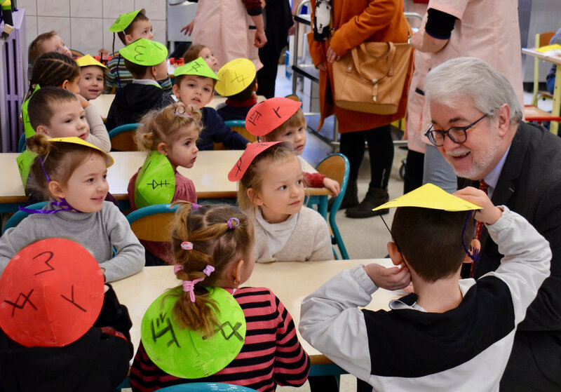 RESTAURATION SCOLAIRE NOUVEL AN CHINOIS 2019 JJT sourire