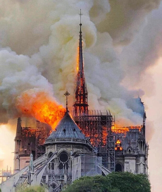 cathedrale-notre-dame-de-paris-fire-15-april-2019-habituallychic-001-865x1024