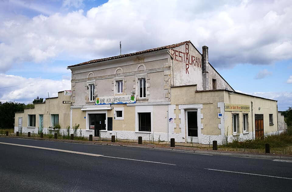 Sur la route, bar aux grenouilles (24)