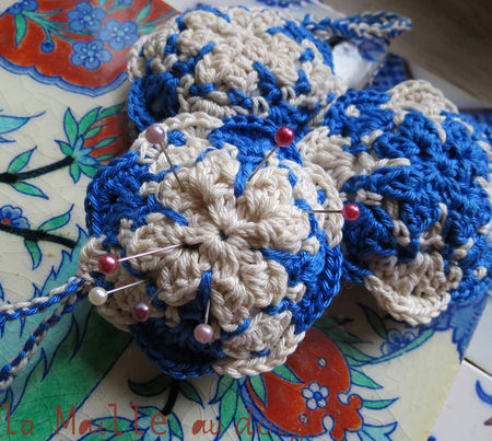 azulejos_pincushion_crochet_1