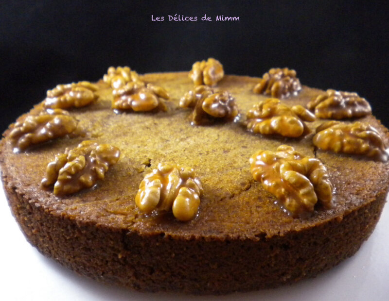 Gâteau aux noix et sa sauce caramel 5