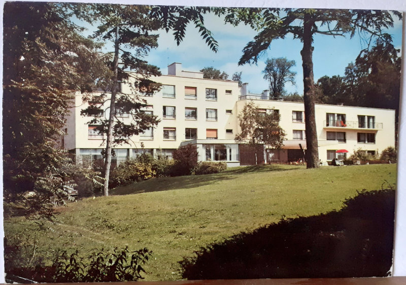 Santeny - clinique - datée 1983 E