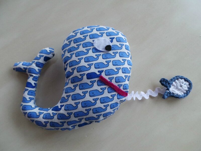 Peluche Baleine au petit poisson