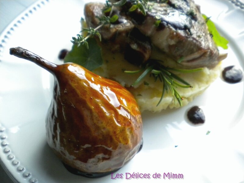 Côtes d’agneau au Sorcières, purée de panais et poires caramélisées au romarin