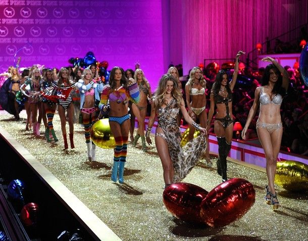 Victoria_Secret_fashion_show_2010