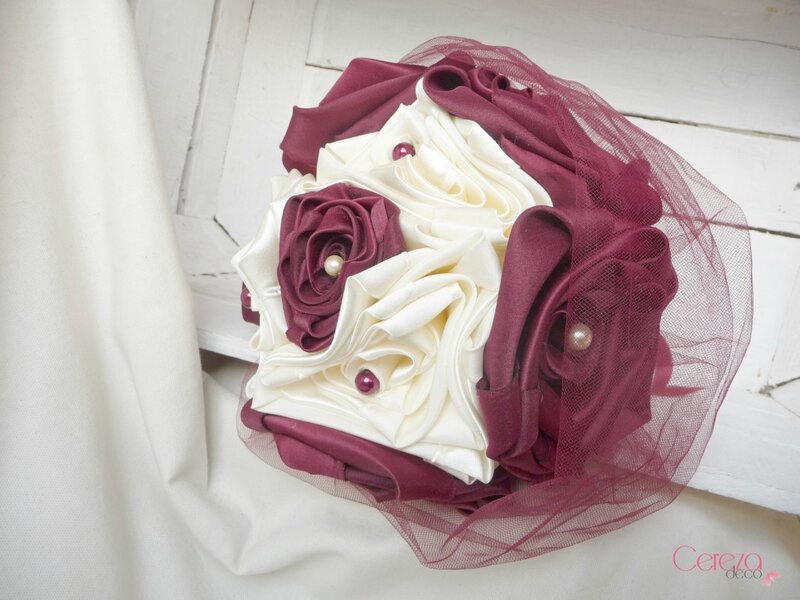 bouquet de mariée original mariage ivoire bordeaux éternel atypique bijou tissu cereza deco 1