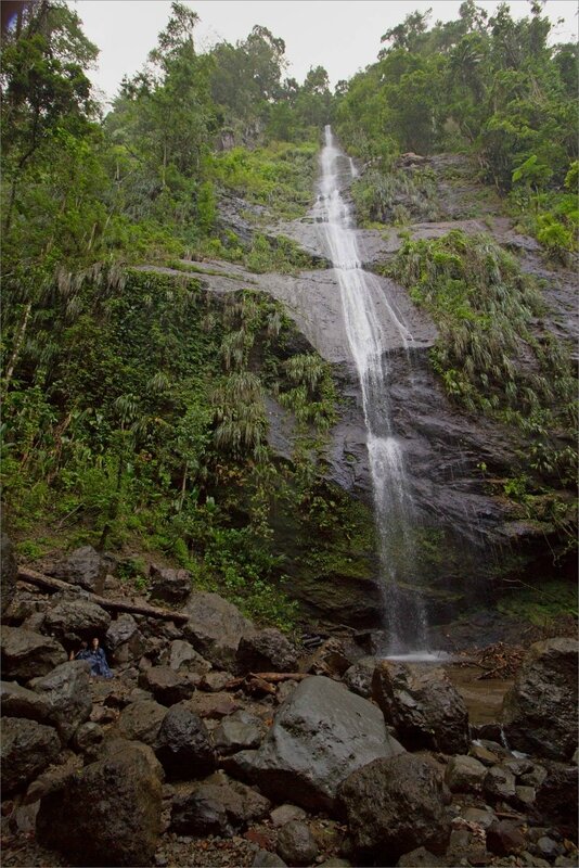 Martinique J3 061217 GA 22 anse et cascade Couleuvre cascade randonneurs abri
