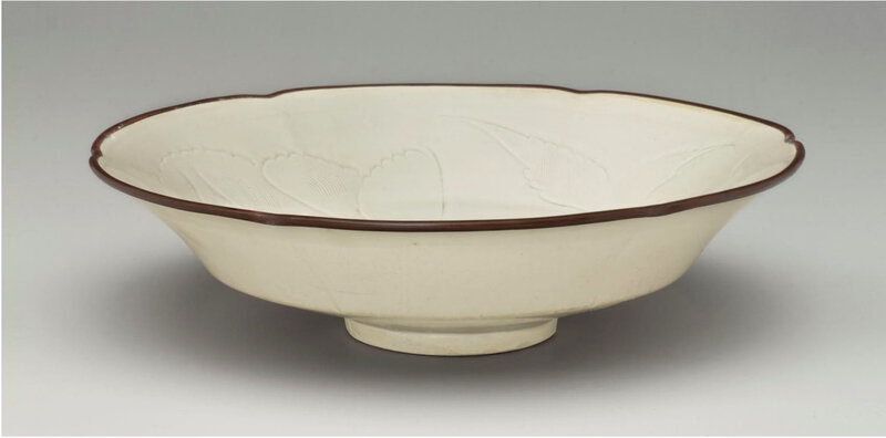 A rare Dingyao carved foliate-rimmed shallow bowl, Northern Song dynasty, 11th-12th century (3)