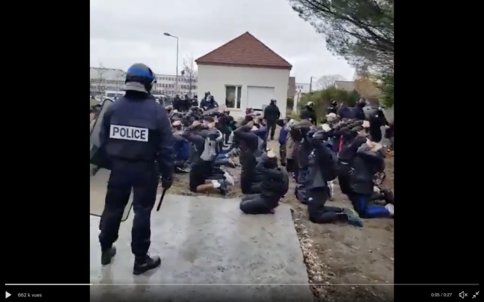 1178259-mantes-la-jolie-arrestation-lyceen-compte-violences-policieres-1