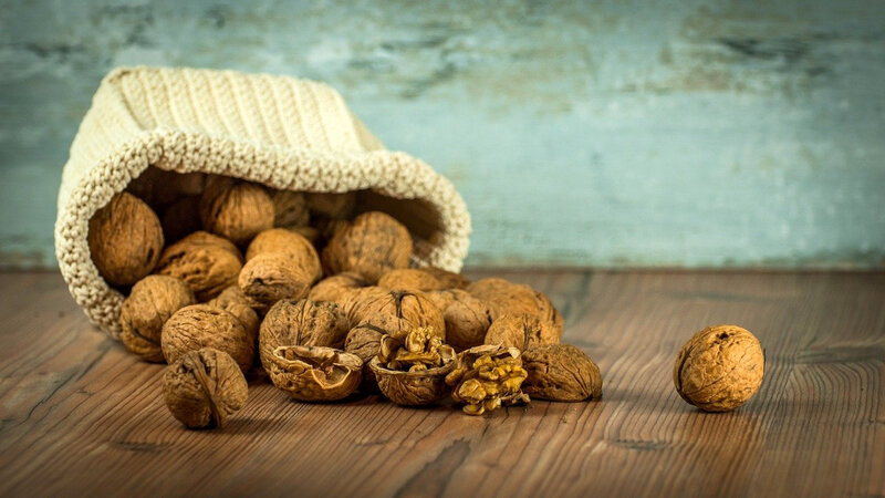 walnuts-1213008_1280