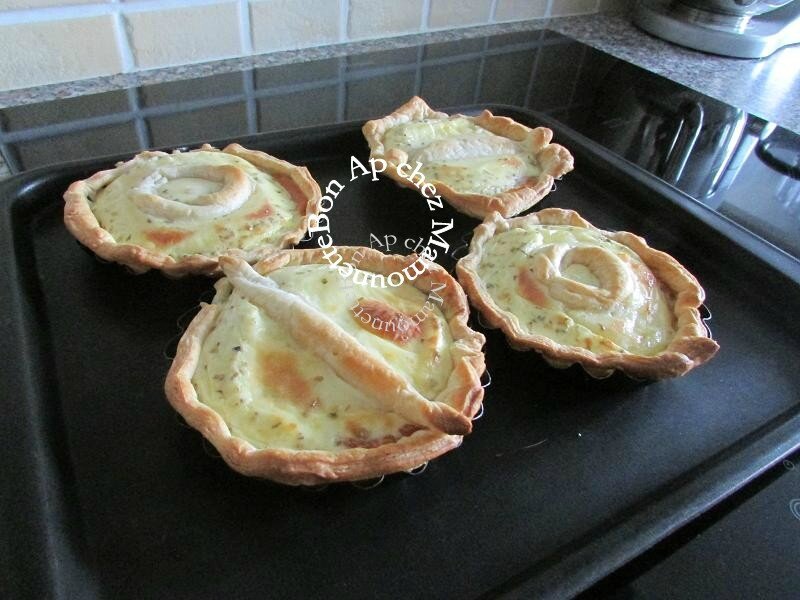 Tartelettes saumon fumé raclette crème fraîche origan 007