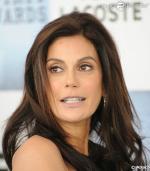 175634-teri-hatcher-aux-spirit-awards-21-02-09-637x0-2