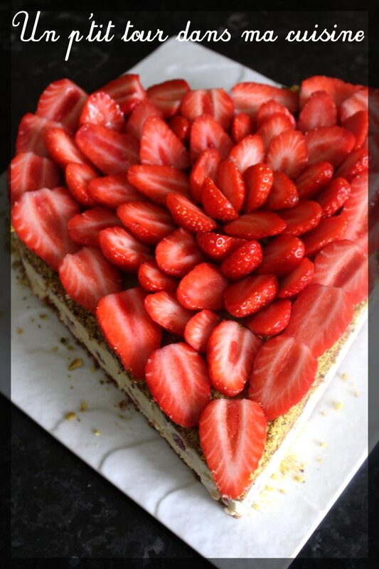 Gâteau coeur fraises2