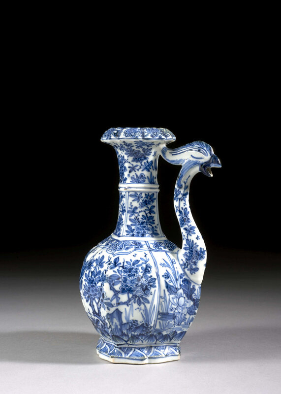 A blue and white porcelain phoenix ewer, Qing dynasty, Kangxi period (1662-1722)