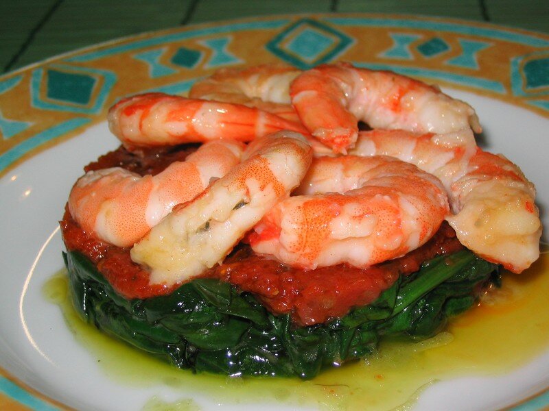 Crevettes sur lit d'épinards