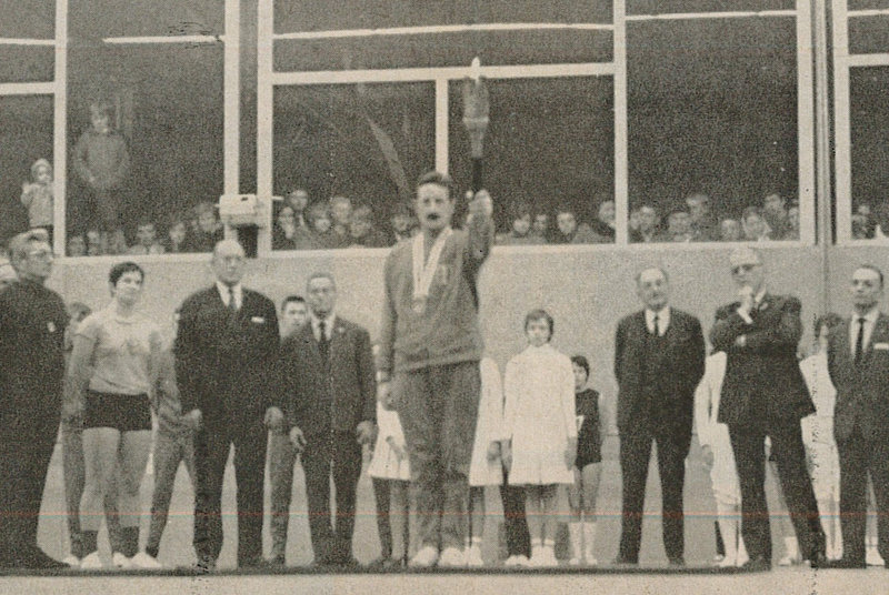 RM n°09 Mars 1968 pXXR Flamme Olympique JO 68