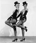 film_gpb_danseuses_studio_marilyn_and_jane_02_2