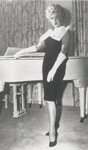 1958_Marilyn_BlackDress_01_Piano_00100