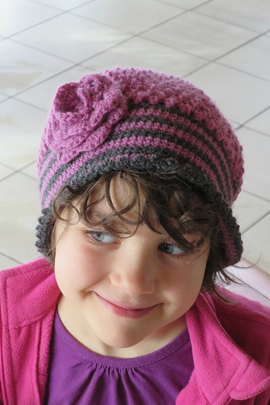 Bonnet au crochet pour petite fille très sage