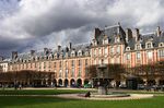 place_des_vosges_dimanche