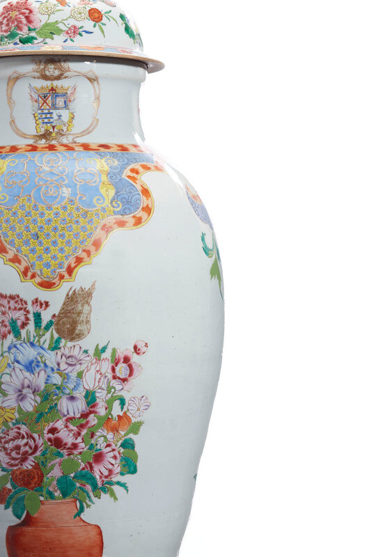 2019_CKS_17042_0114_002(a_pair_of_chinese_export_armorial_soldier_vases_and_two_covers_yongzhe)