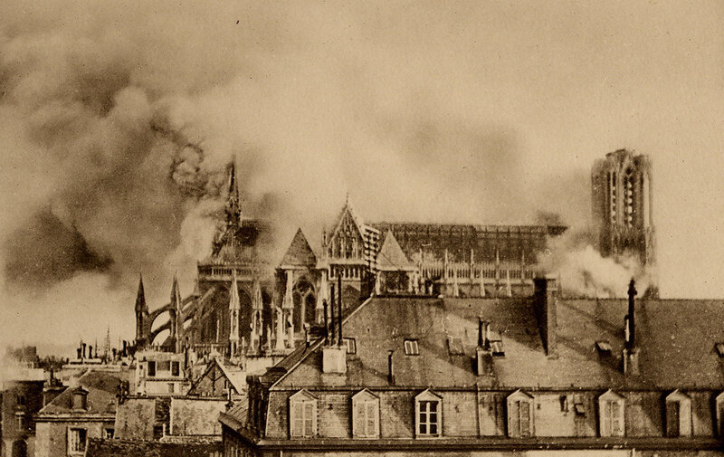 Cathédrale de REIMS bombardée